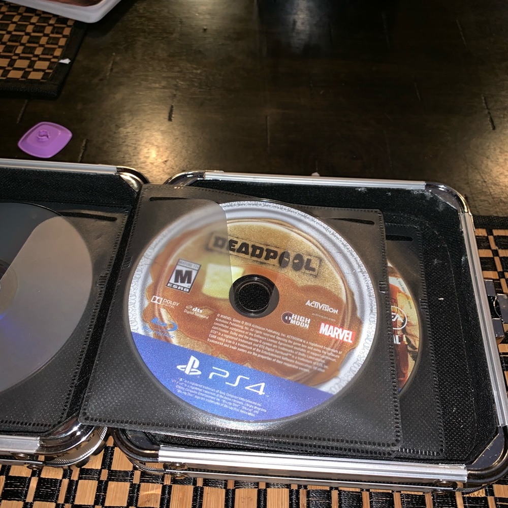 PS4 game bundle - Picture 5 of 8